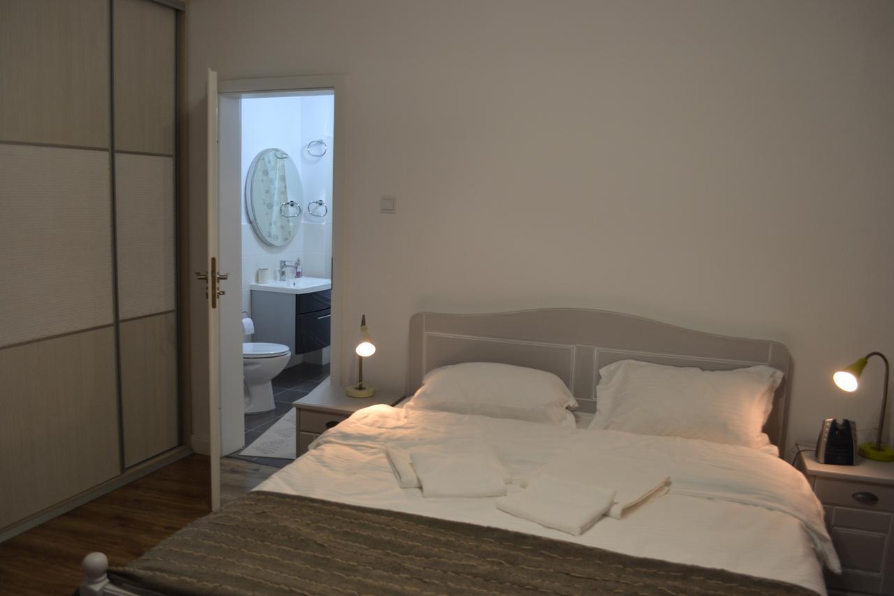 Victoria Plaza Two Bdr Apt Apartment Bucureşti Ngoại thất bức ảnh