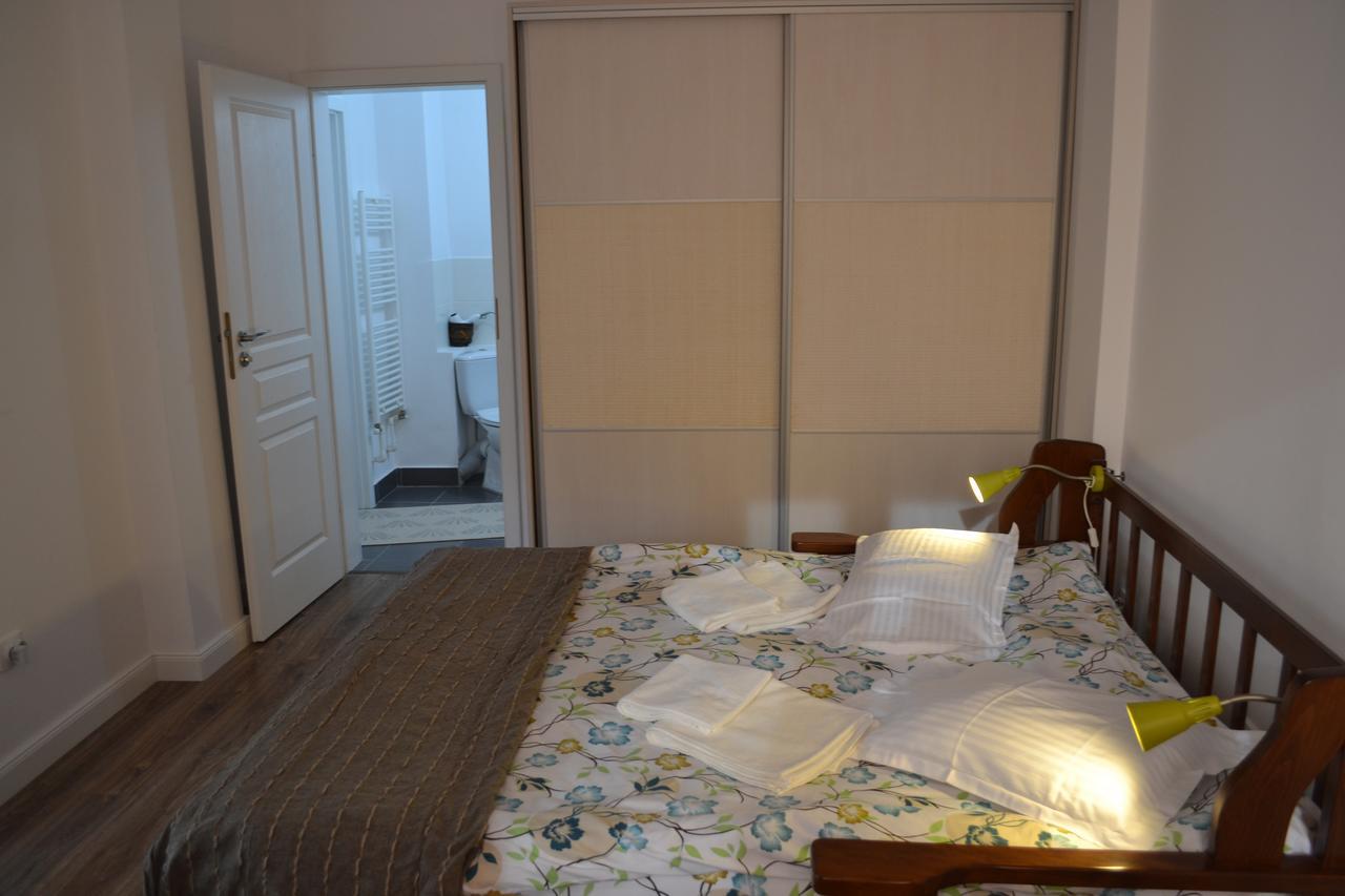 Victoria Plaza Two Bdr Apt Apartment Bucureşti Ngoại thất bức ảnh